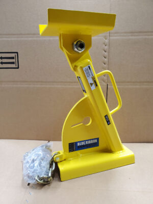 A Yellow Hydraulic Jack With a Plastic Handle, Showcasing Its Functionality for Lifting and Maintenance Tasks.